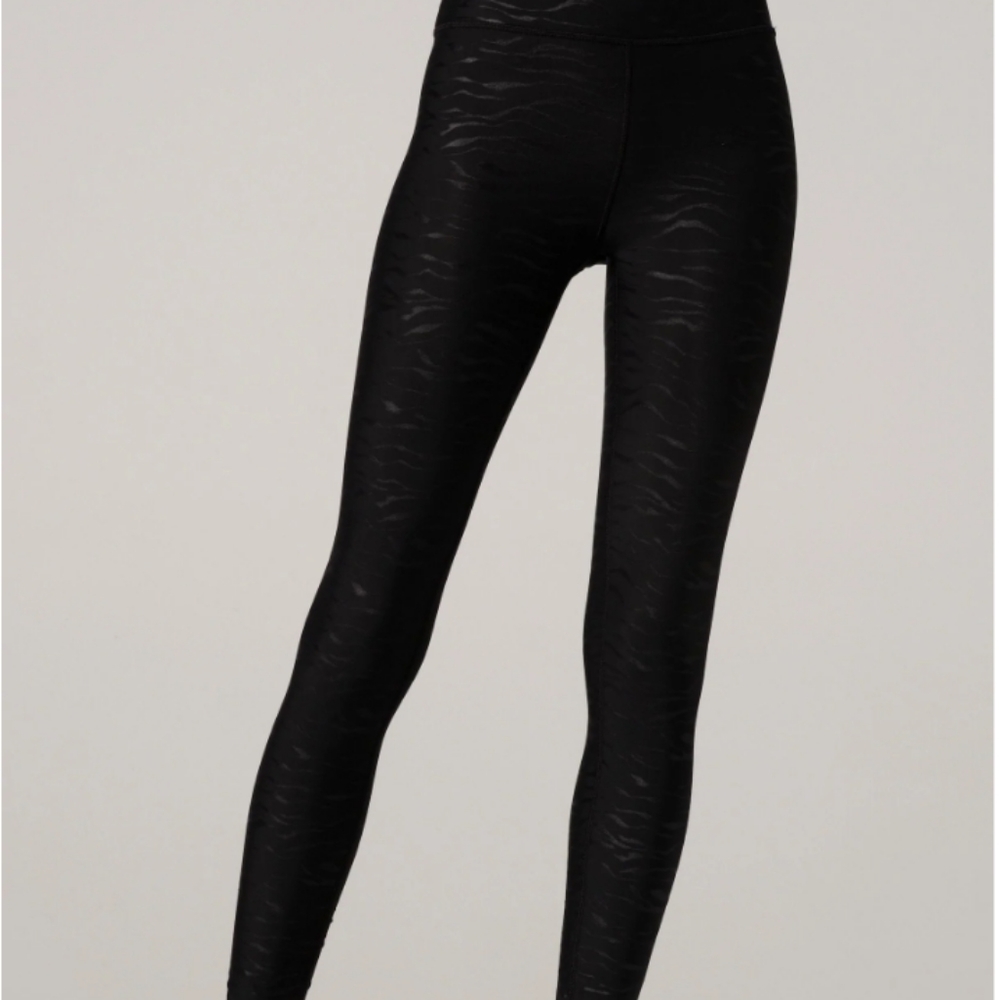 High Waist Legging in Tiger Emboss WEAR IT TO HEART